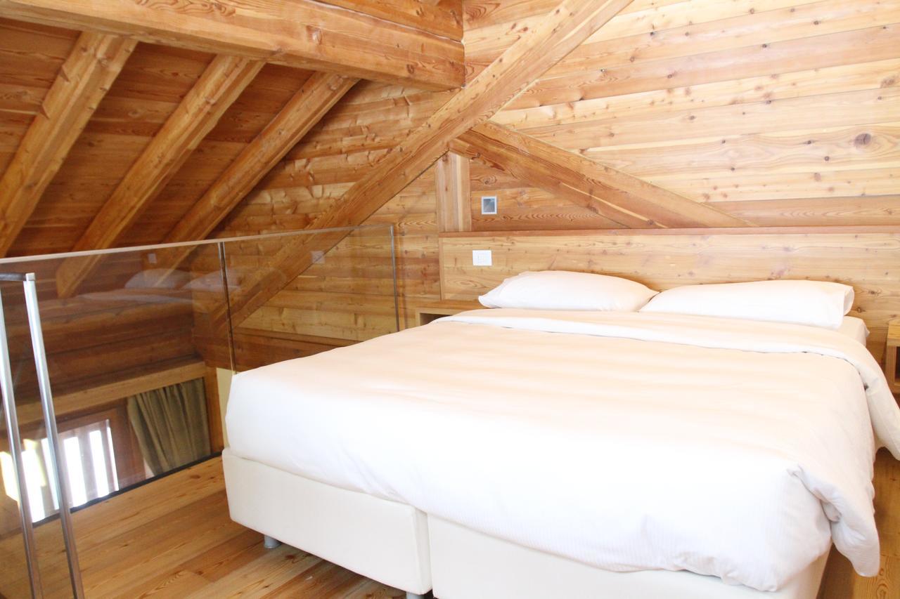 Bed and Breakfast Pra De La Casa Мадонна-ди-Кампильо Экстерьер фото